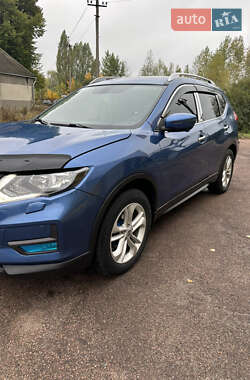 Внедорожник / Кроссовер Nissan X-Trail 2017 в 