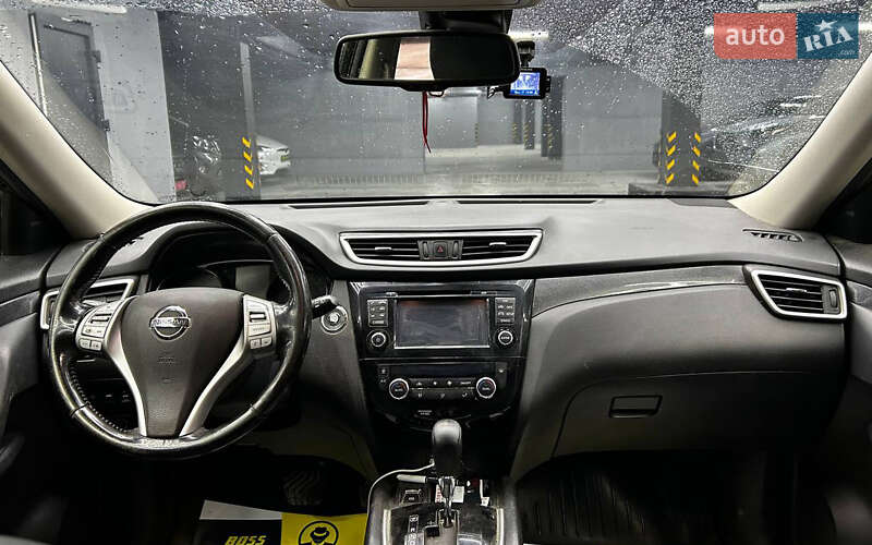 Позашляховик / Кросовер Nissan X-Trail 2016 в Чернівцях
