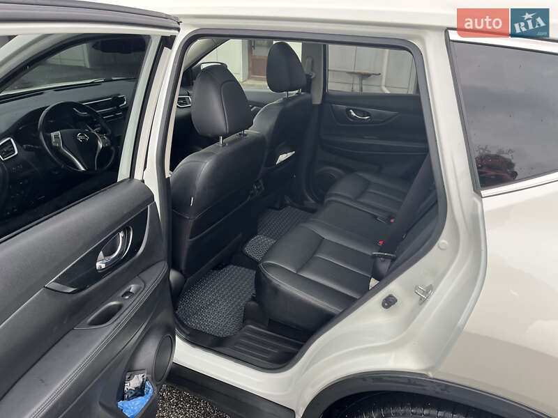 Позашляховик / Кросовер Nissan X-Trail 2015 в Хмельницькому