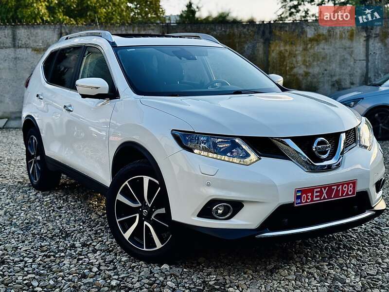 Внедорожник / Кроссовер Nissan X-Trail 2016 в 