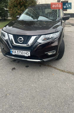 Внедорожник / Кроссовер Nissan X-Trail 2019 в 