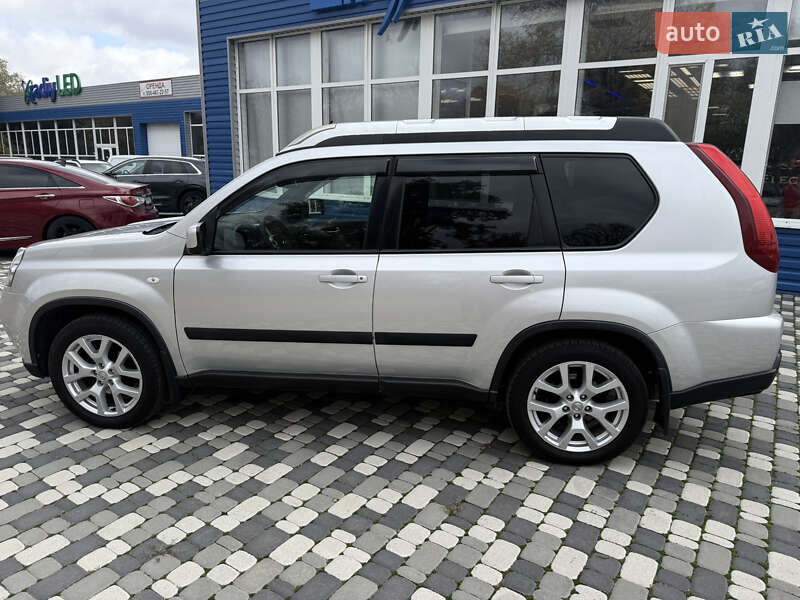 Внедорожник / Кроссовер Nissan X-Trail 2011 в 