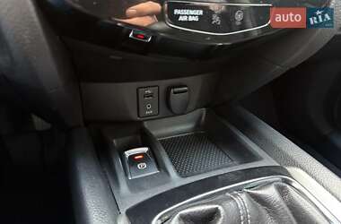 Внедорожник / Кроссовер Nissan X-Trail 2014 в 