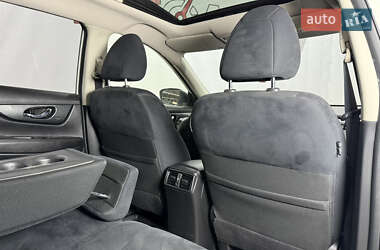 Внедорожник / Кроссовер Nissan X-Trail 2016 в 