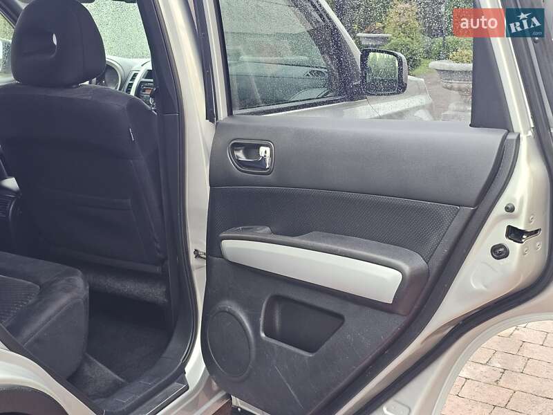 Внедорожник / Кроссовер Nissan X-Trail 2012 в Стрые