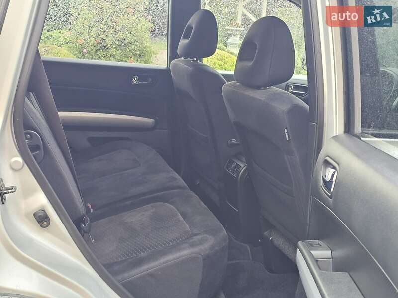 Внедорожник / Кроссовер Nissan X-Trail 2012 в Стрые
