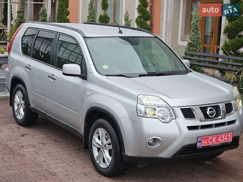 Внедорожник / Кроссовер Nissan X-Trail 2012 в Стрые