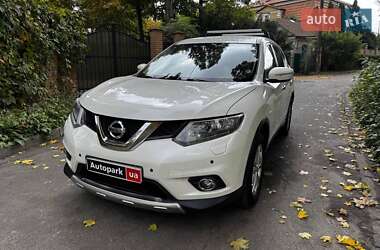 Позашляховик / Кросовер Nissan X-Trail 2016 в Києві