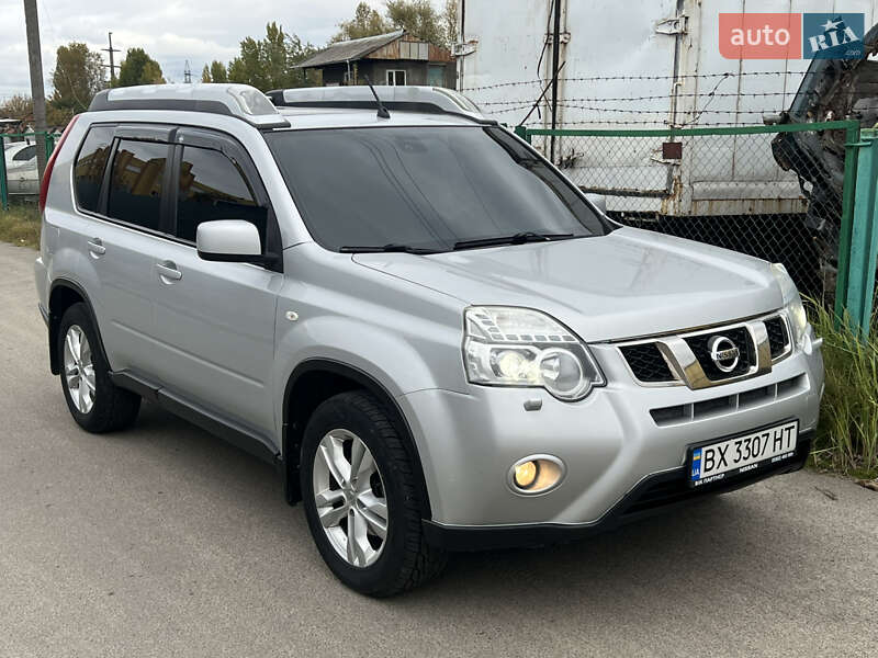 Внедорожник / Кроссовер Nissan X-Trail 2014 в 