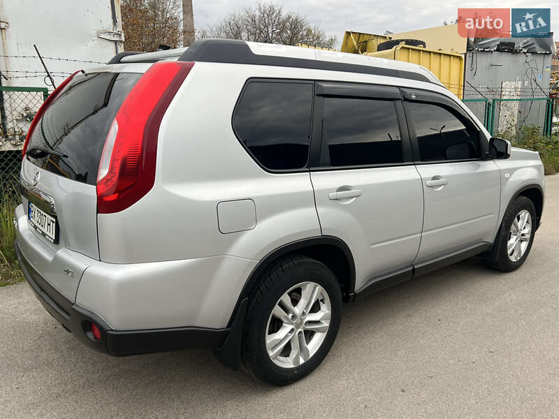 Позашляховик / Кросовер Nissan X-Trail 2014 в Києві