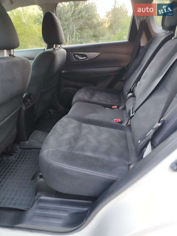 Внедорожник / Кроссовер Nissan X-Trail 2015 в Киеве фото 5 Внедорожник / Кроссовер Nissan X-Trail 2015 в Киеве