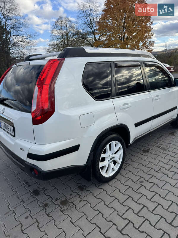 Позашляховик / Кросовер Nissan X-Trail 2013 в Тячеві