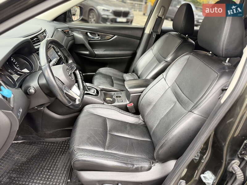 Позашляховик / Кросовер Nissan X-Trail 2017 в Вишневому фото 17 Позашляховик / Кросовер Nissan X-Trail 2017 в Вишневому