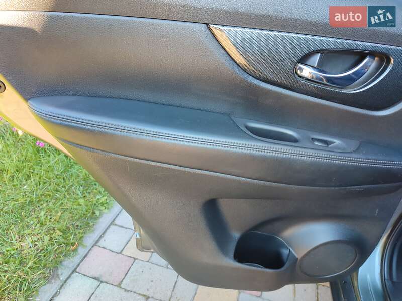 Позашляховик / Кросовер Nissan X-Trail 2015 в Любомлі фото 15 Позашляховик / Кросовер Nissan X-Trail 2015 в Любомлі