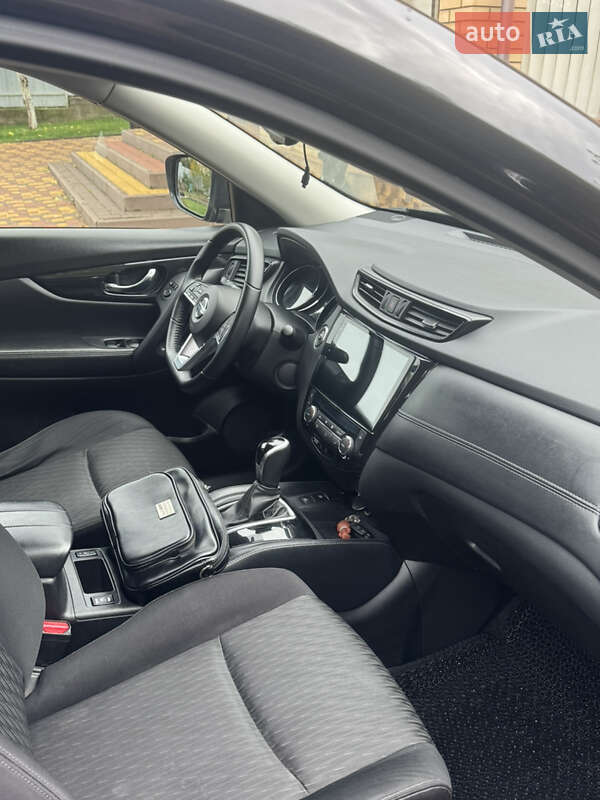 Внедорожник / Кроссовер Nissan X-Trail 2019 в Глухове