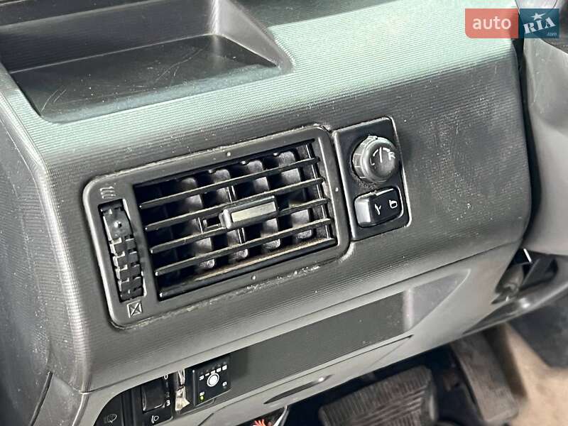 Позашляховик / Кросовер Nissan X-Trail 2003 в Одесі фото 12 Позашляховик / Кросовер Nissan X-Trail 2003 в Одесі