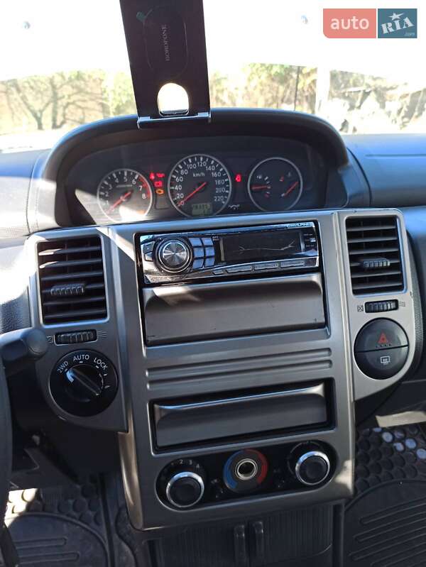 Позашляховик / Кросовер Nissan X-Trail 2006 в Ізяславі