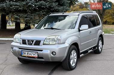 Внедорожник / Кроссовер Nissan X-Trail 2003 в Ровно Внедорожник / Кроссовер Nissan X-Trail 2003 в Ровно