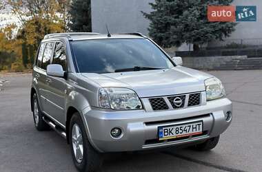 Внедорожник / Кроссовер Nissan X-Trail 2003 в  фото 12 Внедорожник / Кроссовер Nissan X-Trail 2003 в