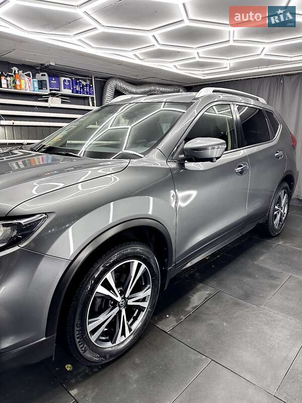 Внедорожник / Кроссовер Nissan X-Trail 2017 в Тернополе