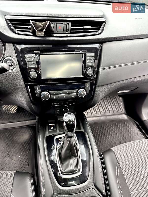 Внедорожник / Кроссовер Nissan X-Trail 2017 в Тернополе