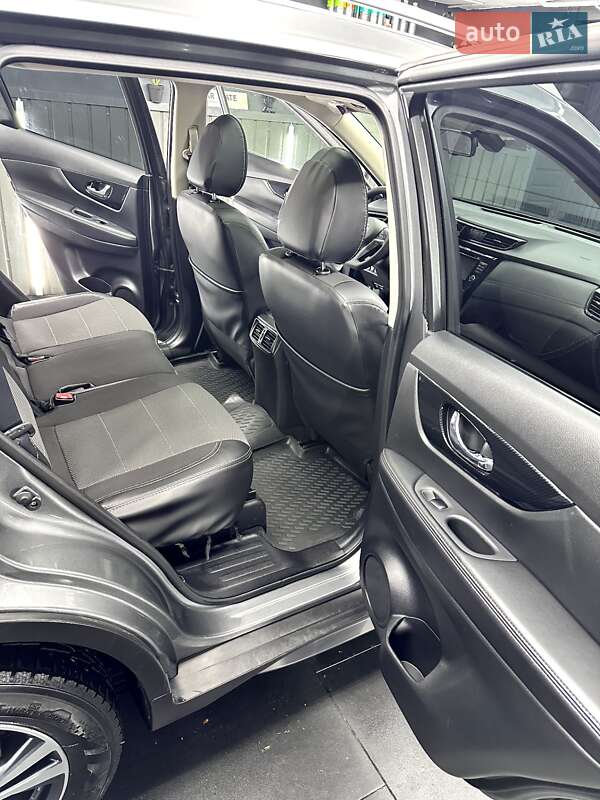 Внедорожник / Кроссовер Nissan X-Trail 2017 в Тернополе