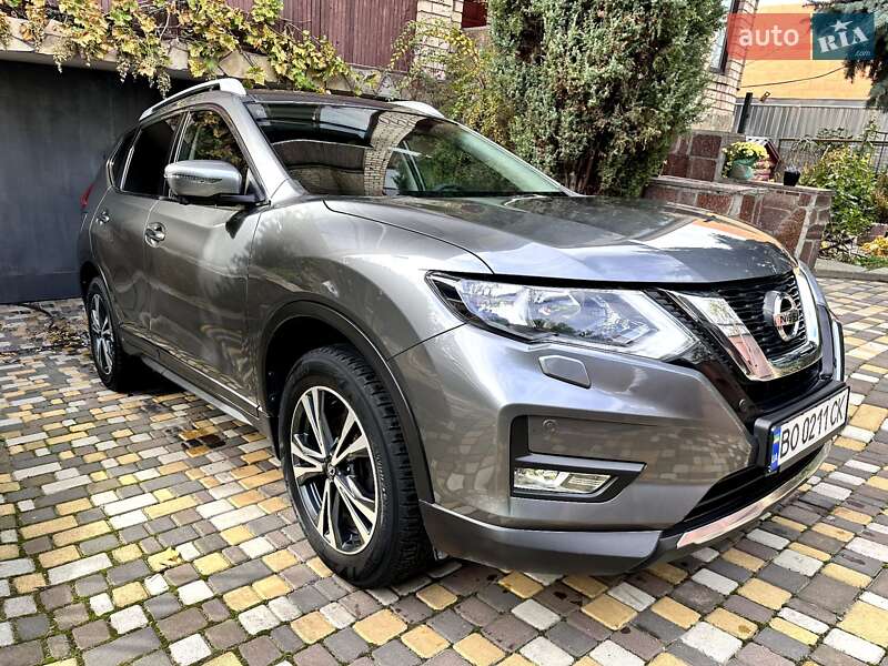 Внедорожник / Кроссовер Nissan X-Trail 2017 в Тернополе