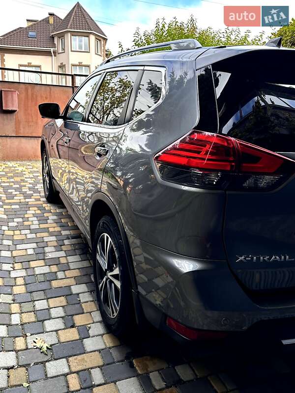 Внедорожник / Кроссовер Nissan X-Trail 2017 в Тернополе