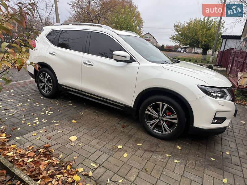 Внедорожник / Кроссовер Nissan X-Trail 2018 в Чернобае