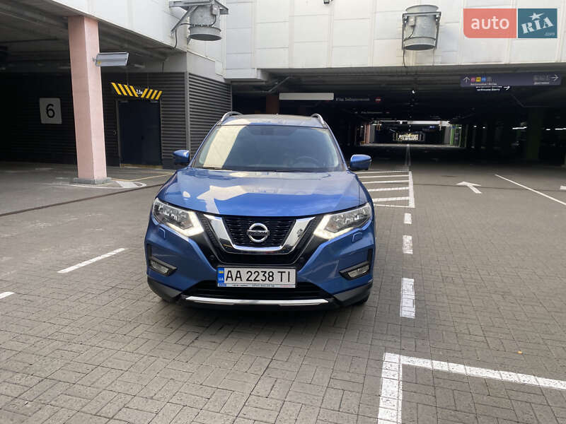 Внедорожник / Кроссовер Nissan X-Trail 2017 в Киеве