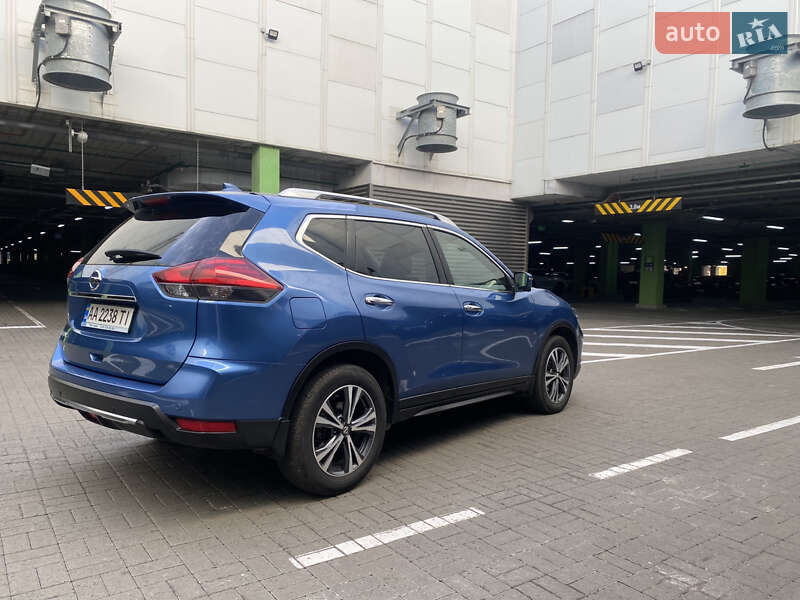 Внедорожник / Кроссовер Nissan X-Trail 2017 в Киеве