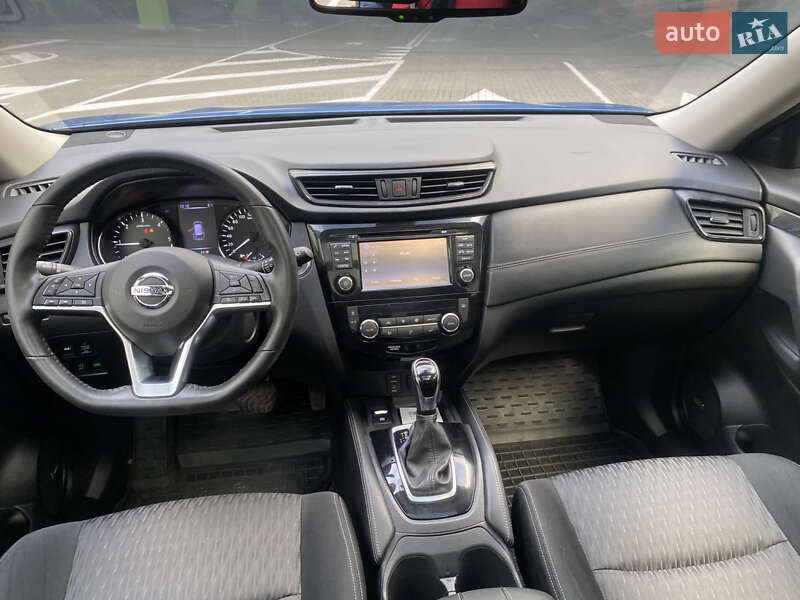 Внедорожник / Кроссовер Nissan X-Trail 2017 в Киеве