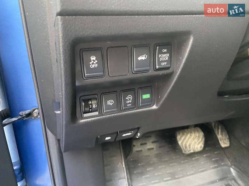 Внедорожник / Кроссовер Nissan X-Trail 2017 в Киеве