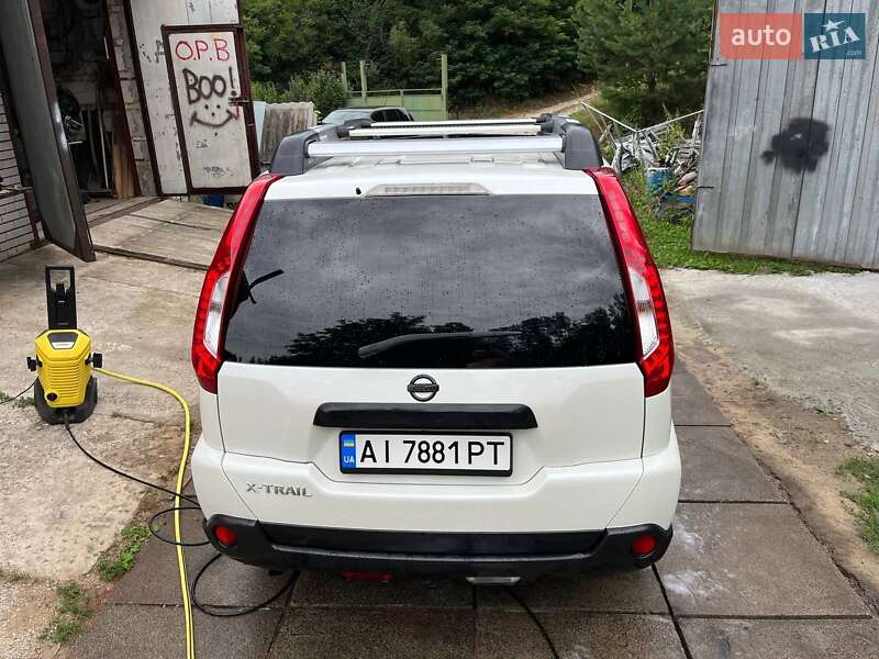 Внедорожник / Кроссовер Nissan X-Trail 2012 в Обухове