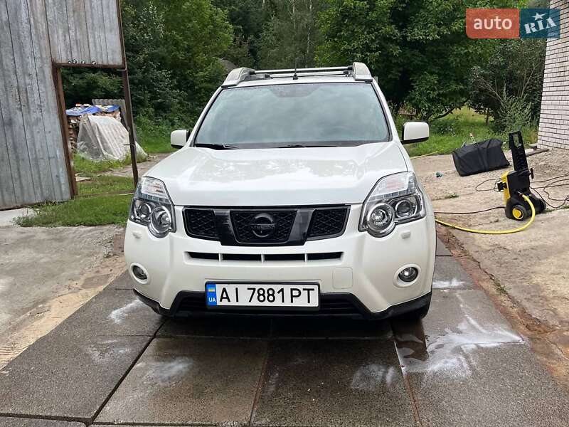 Внедорожник / Кроссовер Nissan X-Trail 2012 в Обухове
