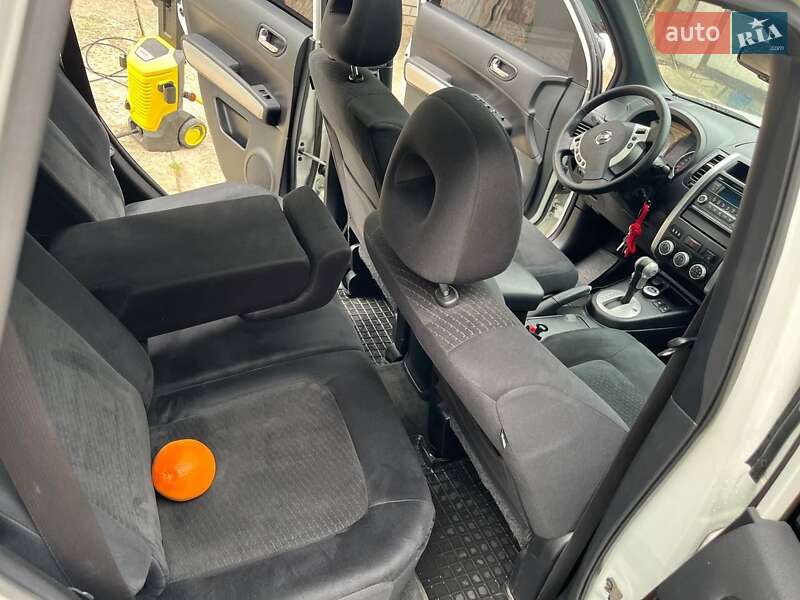 Внедорожник / Кроссовер Nissan X-Trail 2012 в Обухове