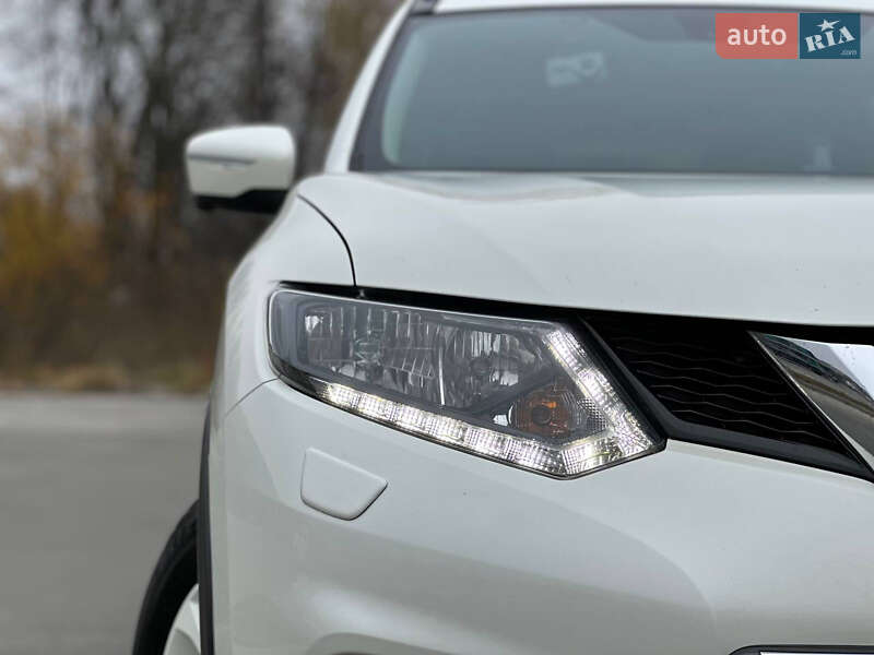 Внедорожник / Кроссовер Nissan X-Trail 2017 в Дрогобыче