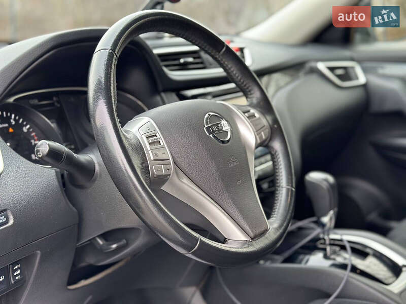 Внедорожник / Кроссовер Nissan X-Trail 2017 в Дрогобыче