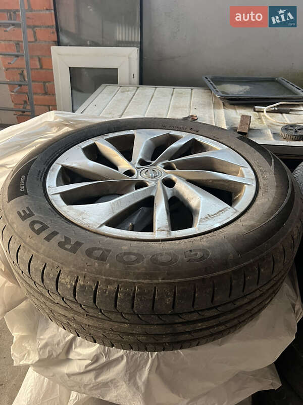 Внедорожник / Кроссовер Nissan X-Trail 2017 в Дрогобыче