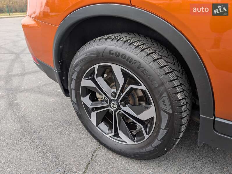 Внедорожник / Кроссовер Nissan X-Trail 2018 в Львове