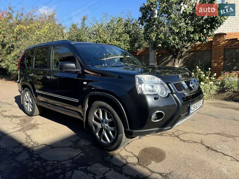 Позашляховик / Кросовер Nissan X-Trail 2014 в Чернігові