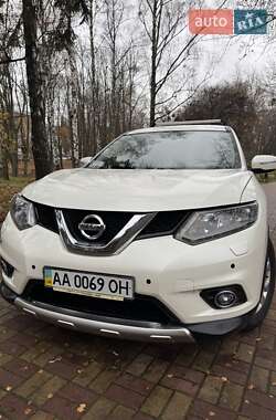 Позашляховик / Кросовер Nissan X-Trail 2016 в Києві