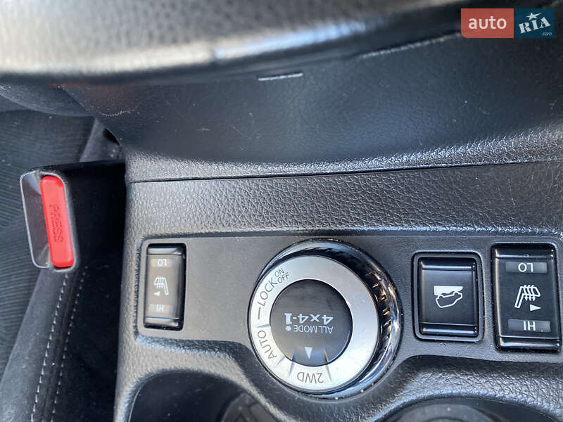 Внедорожник / Кроссовер Nissan X-Trail 2017 в Львове