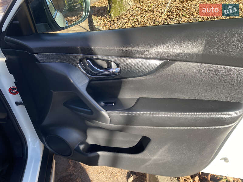 Внедорожник / Кроссовер Nissan X-Trail 2017 в Львове