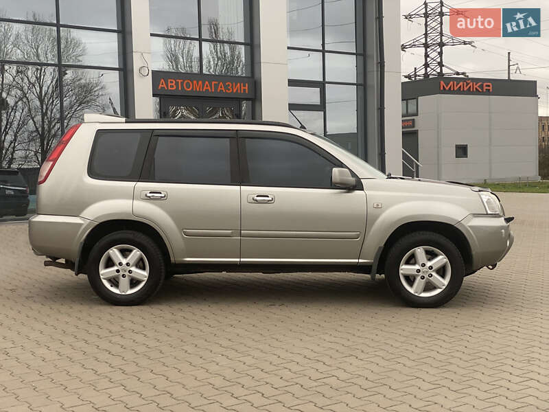 Внедорожник / Кроссовер Nissan X-Trail 2004 в Киеве