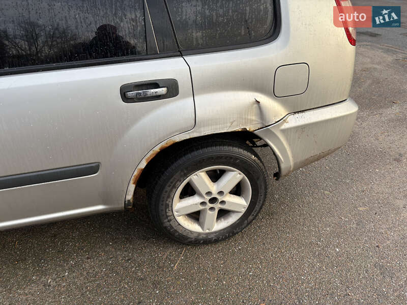 Внедорожник / Кроссовер Nissan X-Trail 2004 в Славутиче