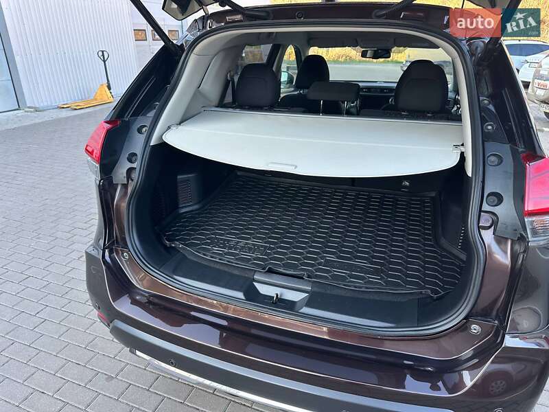 Внедорожник / Кроссовер Nissan X-Trail 2020 в Виннице