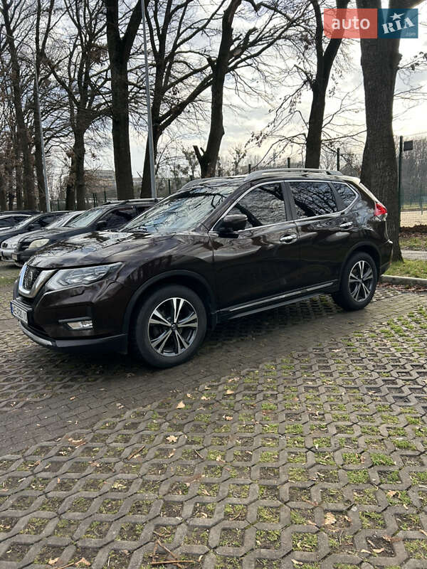 Внедорожник / Кроссовер Nissan X-Trail 2017 в Днепре