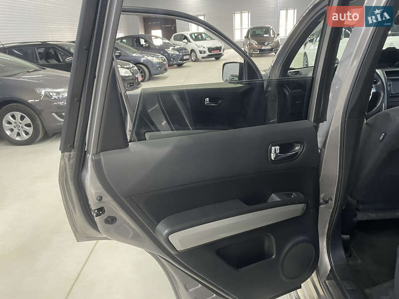 Внедорожник / Кроссовер Nissan X-Trail 2012 в Стрые