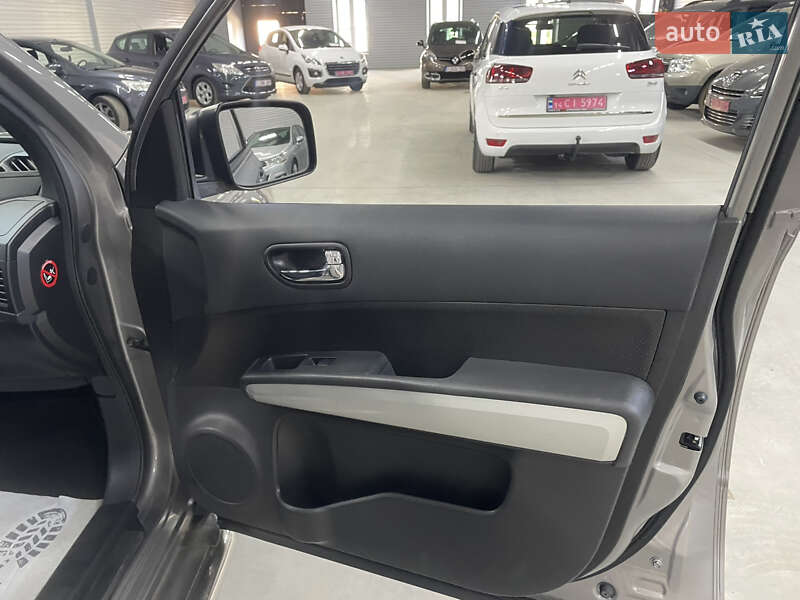 Внедорожник / Кроссовер Nissan X-Trail 2012 в Стрые